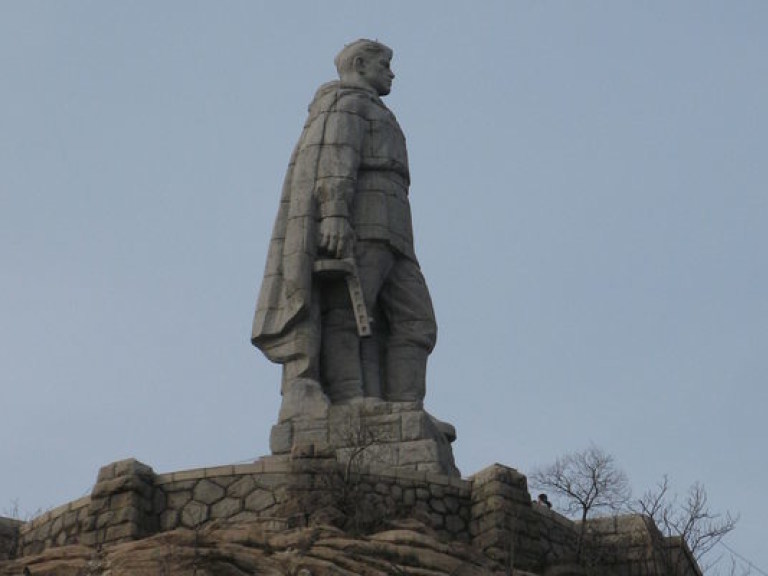 В Болгарии осквернен памятник советскому воину-освободителю