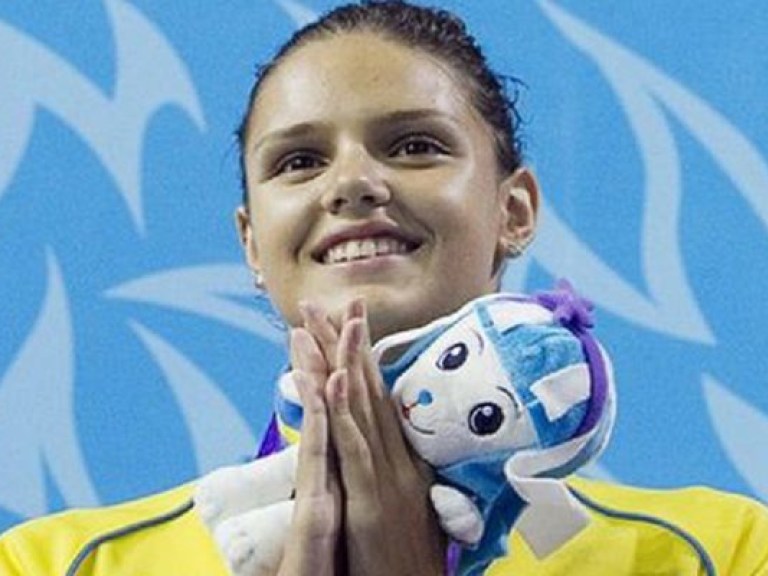 Украинская пловчиха Дарья Зевина завоевала золотую и бронзовую медали на Кубке мира