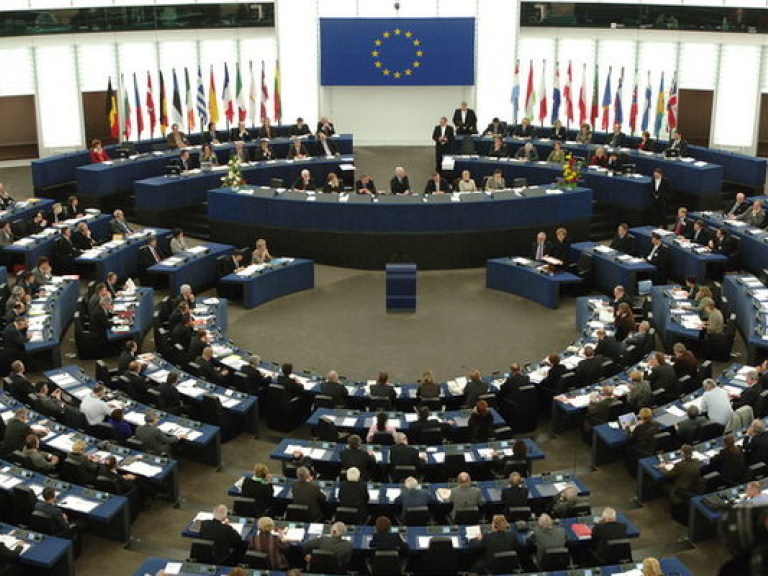 Кокс с Квасьневским отчитаются в Европарламенте об Украине