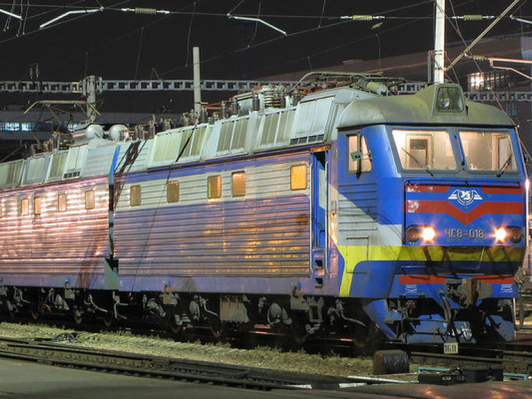 До конца ноября “Укрзализныця” введет электронные билеты еще на 15 поездах
