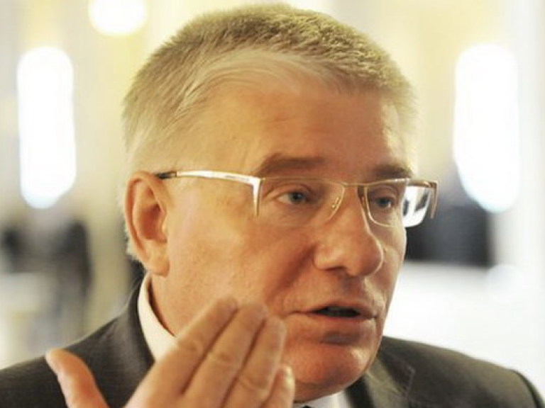 Чечетов рассказал о давлении на парламент со стороны миссии Кокса-Квасневского