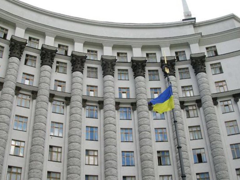 Украинцы не захотели пикетировать Кабмин, пришло 100 человек (ФОТО)