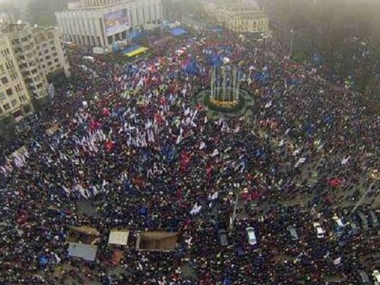 Число участников киевского Евромайдана завысили в 4 раза – СМИ