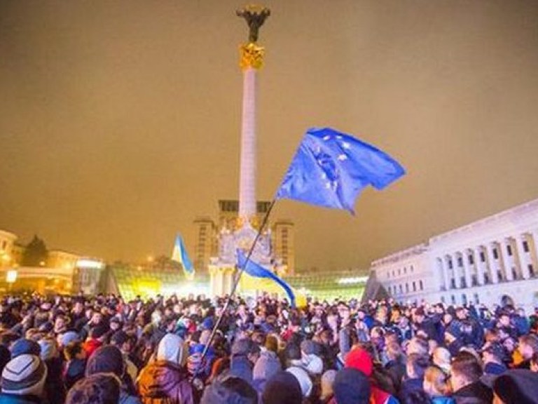 Майдан Независимости полностью очистился от партийной символики