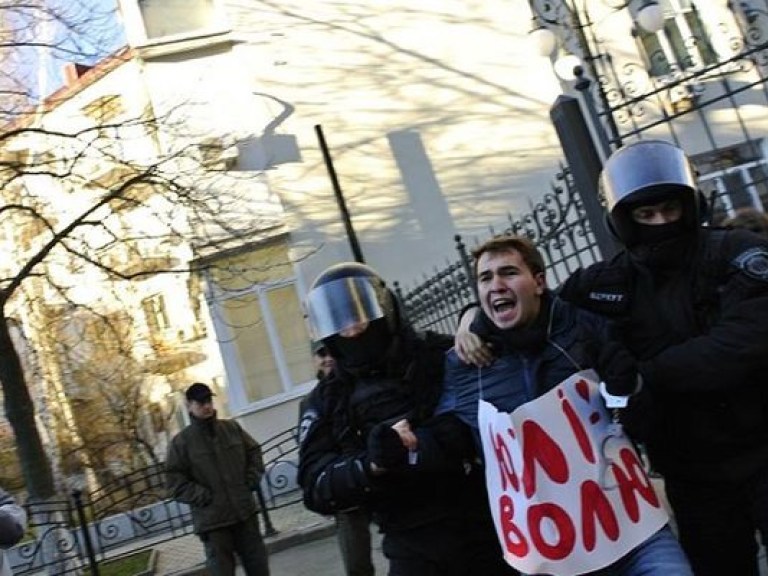 Спецназ арестовал кандидата в депутаты Лозового за требование отпустить Тимошенко &#8212; пресс-служба РП