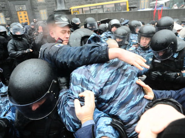 В Киеве арестованы два активиста-правонарушителя (ВИДЕО)