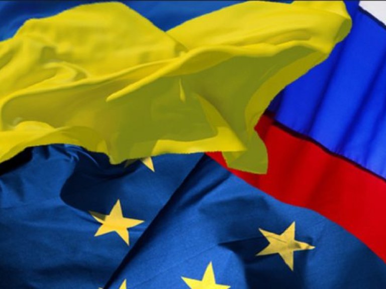 Украина продолжит диалог по поводу евроинтеграции, но уже в трехстороннем формате &#8212; Азаров