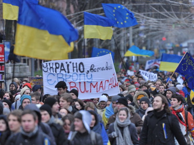 Студенты дошли до евромайдана и будут ждать завтра