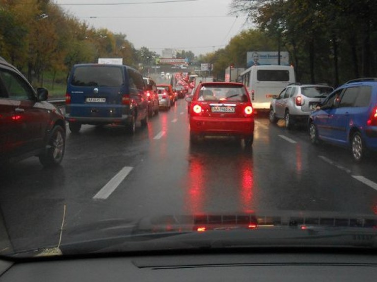 Движение в центре Киева парализовано