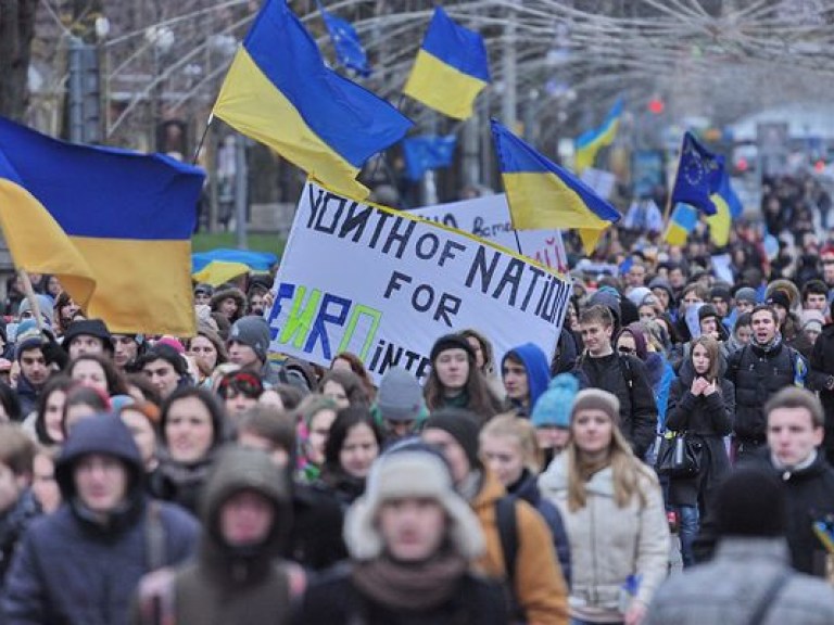 Студенты решили сделать живую цепь от Киева до самого Львова