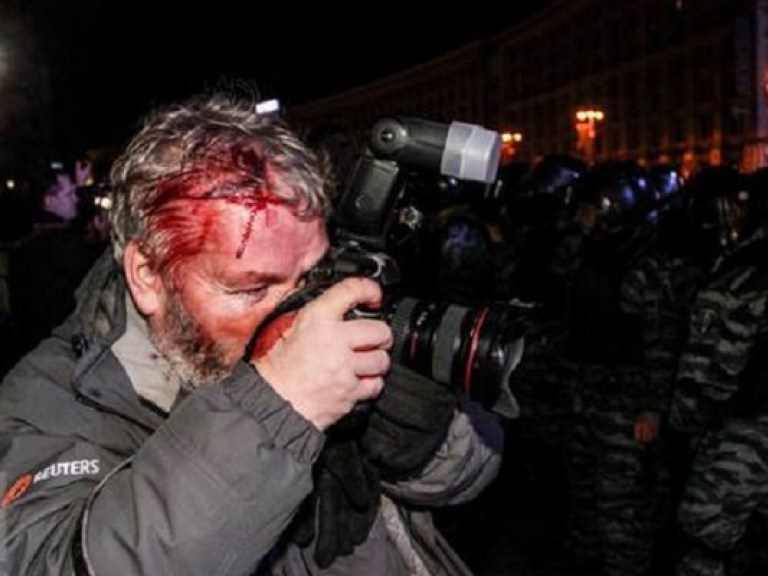 Агрессия во время ночных событий на ЕвроМайдане исходила от митингующих (ВИДЕО)