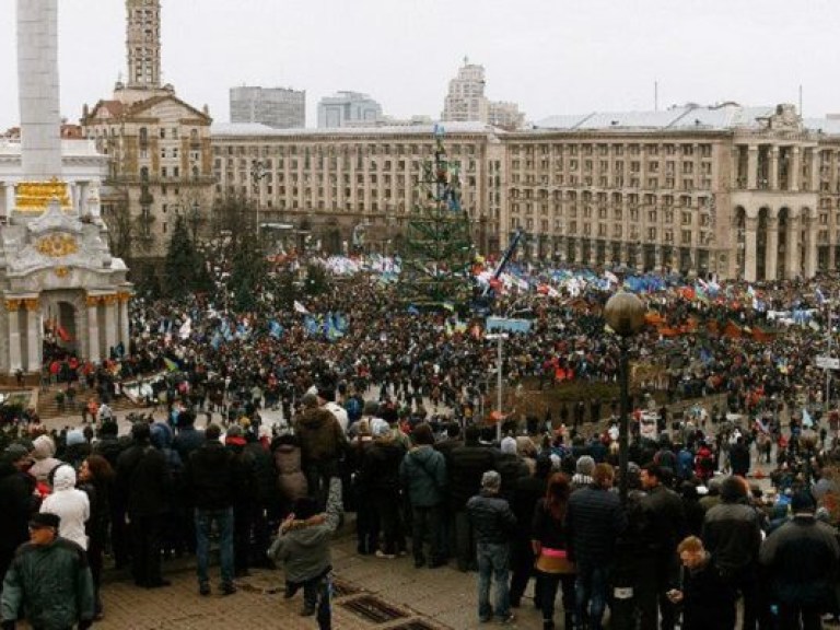 На призыв о забастовке откликнулись только политики Львова и Тернополя. Бизнес работает