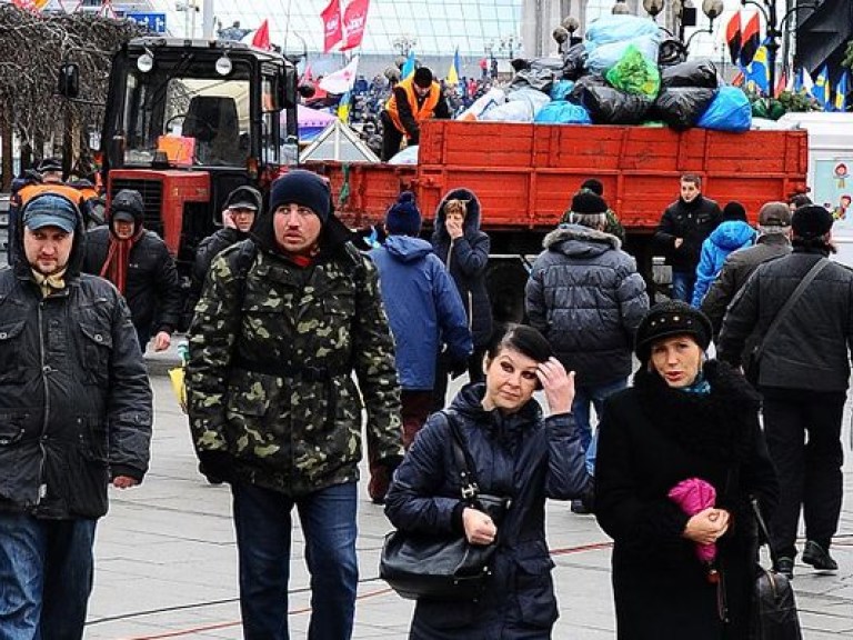 На боевом дежурстве находится почти 300 машин для уборки снега – «Киевавтодор»
