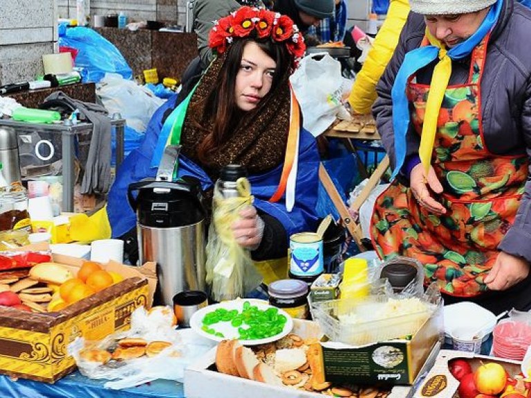 Сегодня протестующие на Майдане уже съели 330 литров супа-харчо