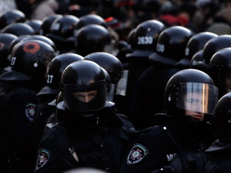 Запорожская милиция побирается, чтобы обеспечит продуктами командированных в Киев &#8212; источник
