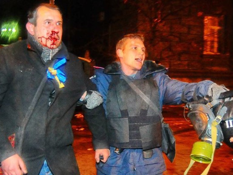 Оппозиция отказывается расследовать ночную бойню в центре Киева