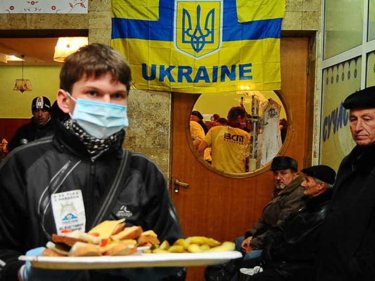 М. Ионов: «Медпомощь на Евромайдане оказывается организованно, но лекарств не хватает»