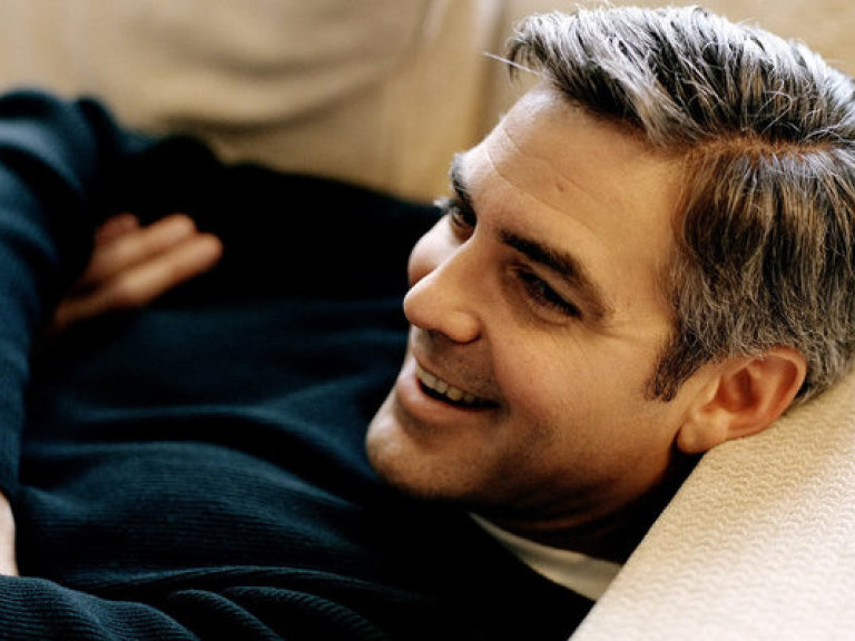 Джордж Клуни назвал знаменитостей, сидящих в Twitter, дебилами