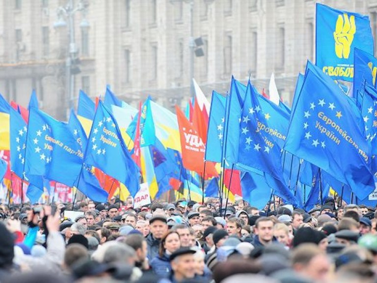 Оппозиционеры пристроились к протестному движению майдана и хотят легитимизироваться &#8212; политолог