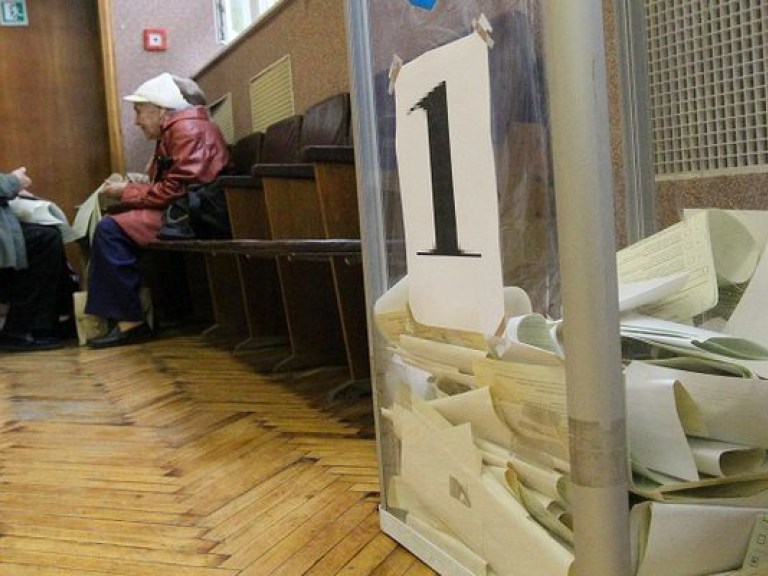 На избирательных участках уже зафиксировали первые нарушения