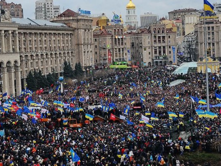 На евромайдане умер митингующий