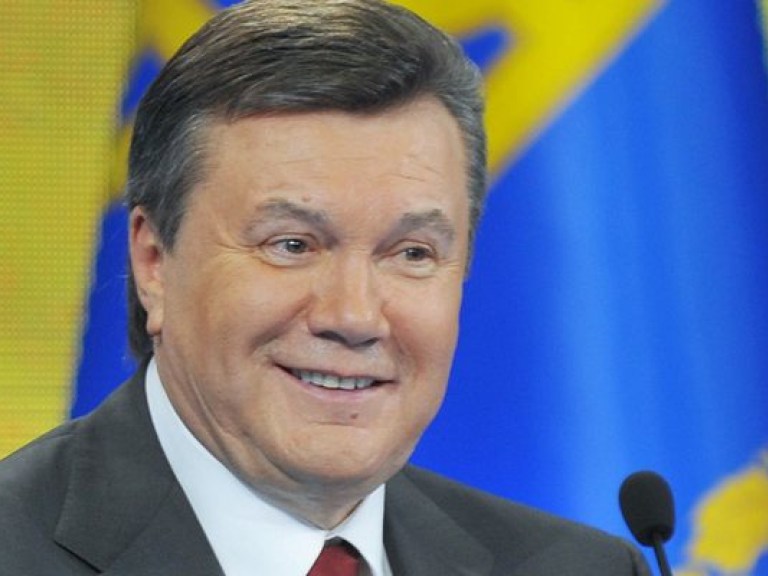 Сторонникам Януковича в Мариинском парке показывают вчерашнее интервью Президента