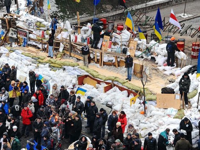 Сегодня непонятные «активисты» вместе с МВД расчистят евромайдан от баррикад