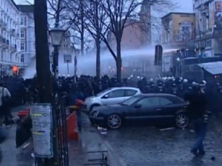 В ходе беспорядков в Гамбурге пострадали 117 полицейских (ВИДЕО)