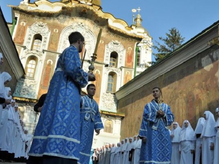 Московский патриархат отказался крестить детей от суррогатных матерей
