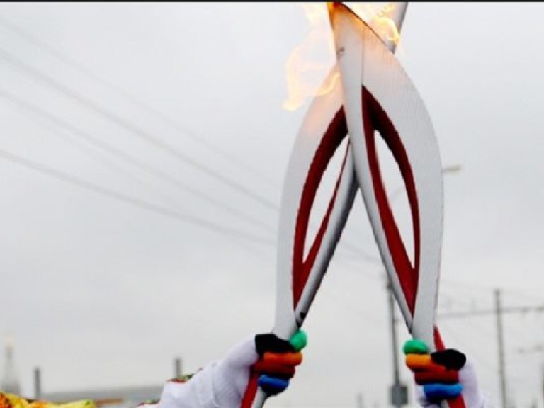В Самаре во время эстафеты олимпийского огня загорелся факел (ВИДЕО)