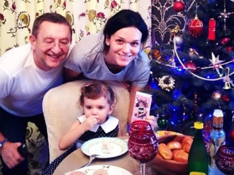 Певица Слава устроила «новогодний» день рождения для своей дочки (ФОТО)