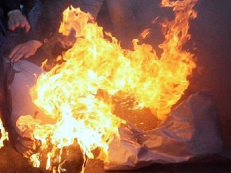 В Черкасской области мужчина пытался покончить жизнь самоубийством, совершив самосожжение