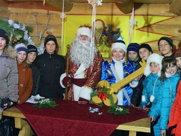 Рождественские гуляния в Киевской Руси: Дедушка Студень, лошади, хороводы вокруг костра, гадания (ФОТО)