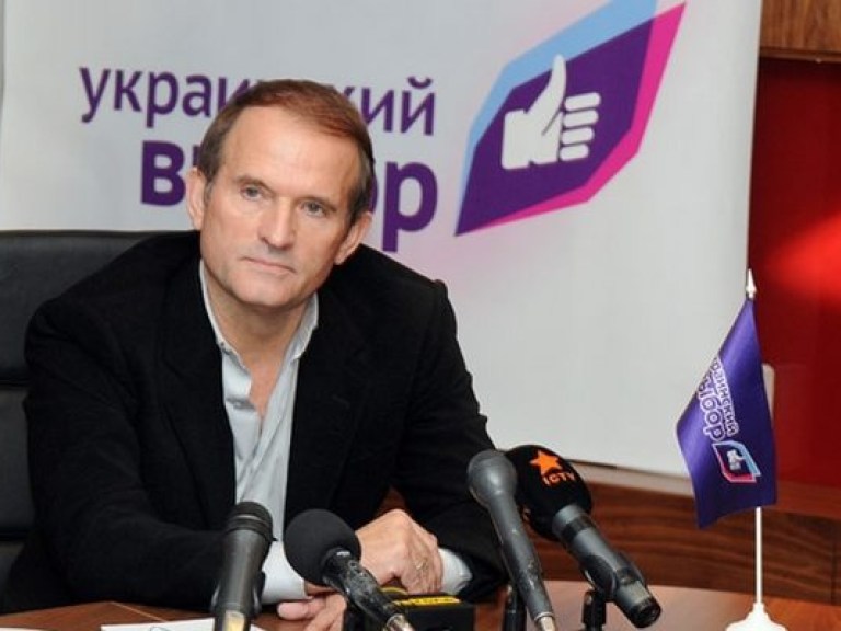 Суд наказал Забужко за клевету на Медведчука
