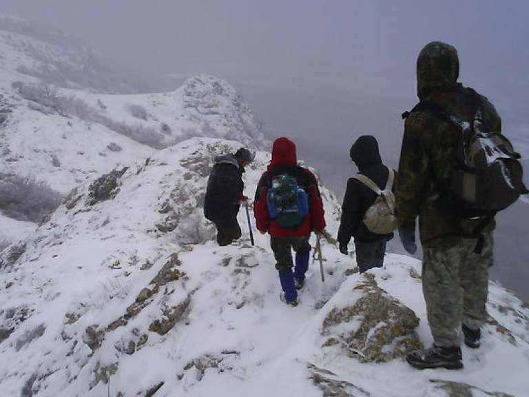 Два украинских альпиниста сорвались с обрыва на Эльбрусе