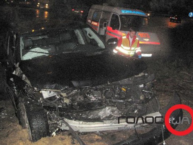 На Старообуховской трассе произошло лобовое столкновение двух автомобилей (ФОТО)