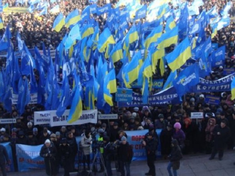 В Харькове проходит митинг в поддержку Януковича