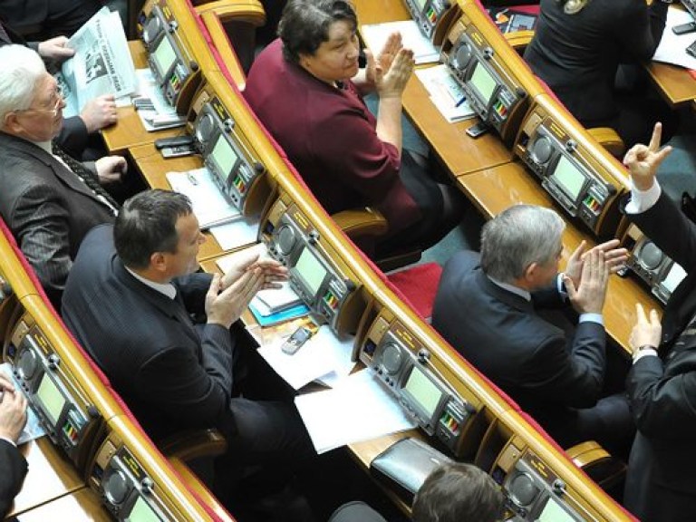 Сегодня депутаты должны обсудить только один вопрос &#8212; бюджет на 2014 год (ФОТО)