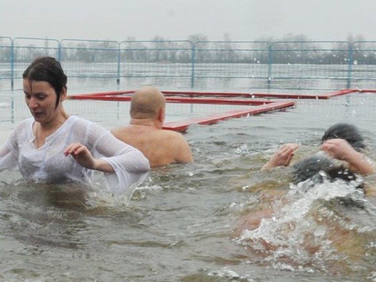 В Запорожье у пенсионера-«моржа» случился инсульт