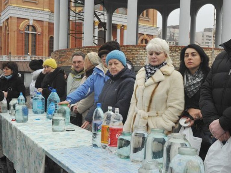 В УПЦ рассказали, какую воду нужно нести на Крещение в церковь