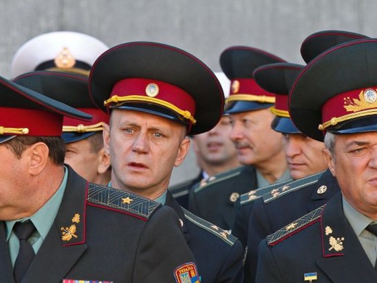 Украинские военкоматы вызывают офицеров запаса по причине военного положения