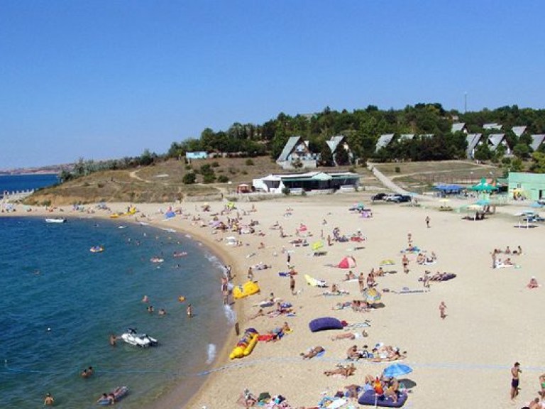В Крыму устанавливают прибрежные защитные полосы