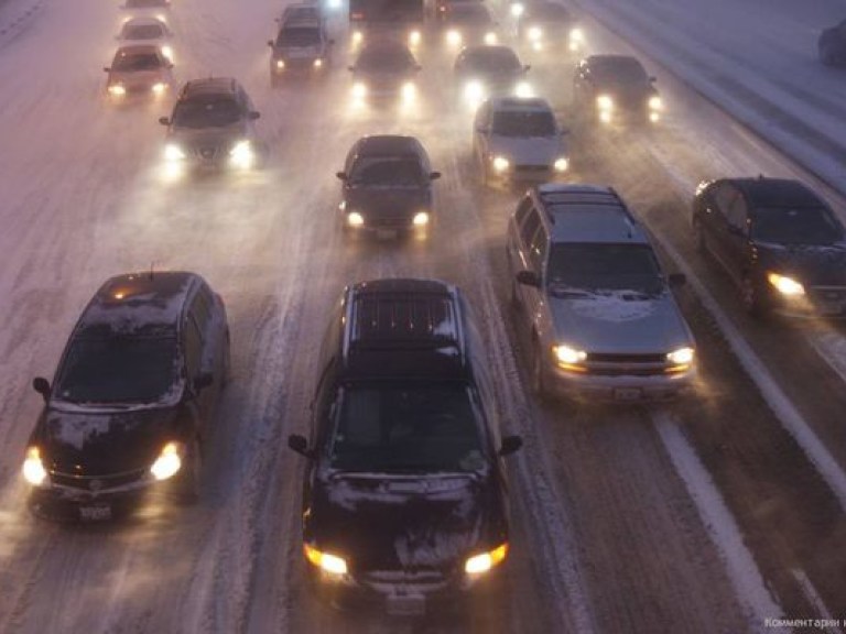 Снегопад спровоцировал в Киеве многокилометровые пробки