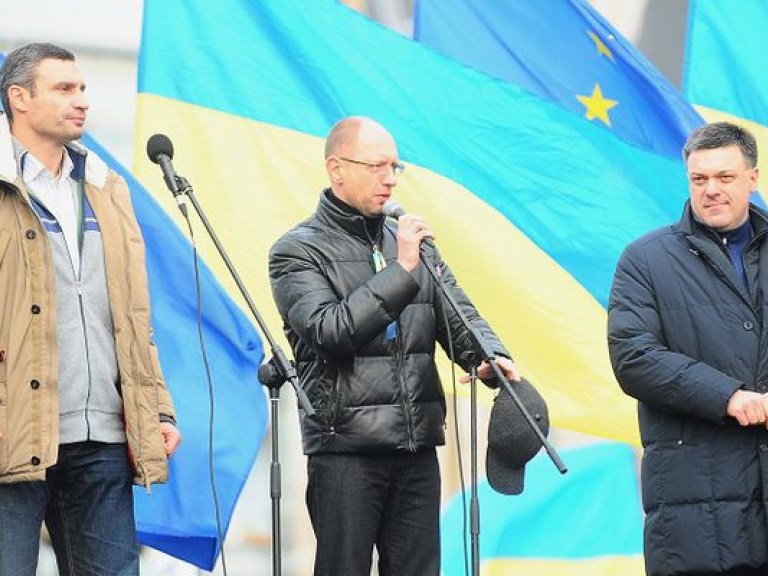 Тройка оппозиционеров вышла от Януковича, не сказав ни слова