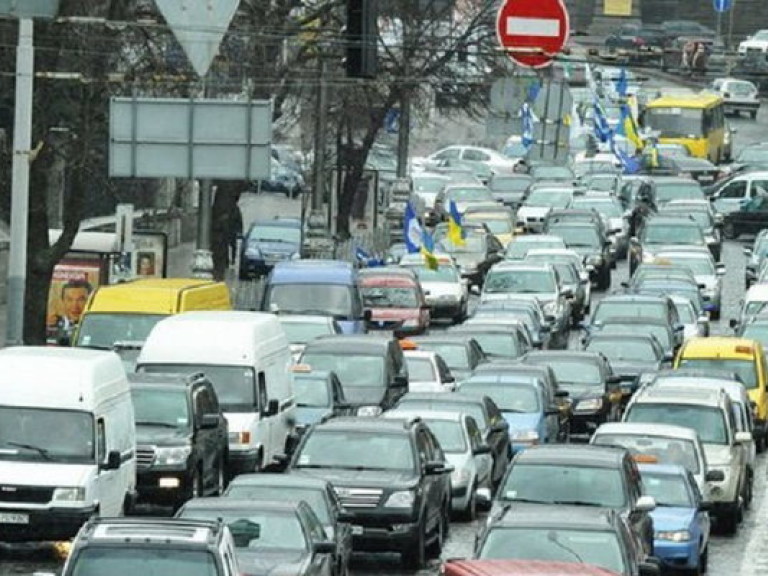 Юрист пояснил, почему Автомайдан может не боятся закона о колоннах машин