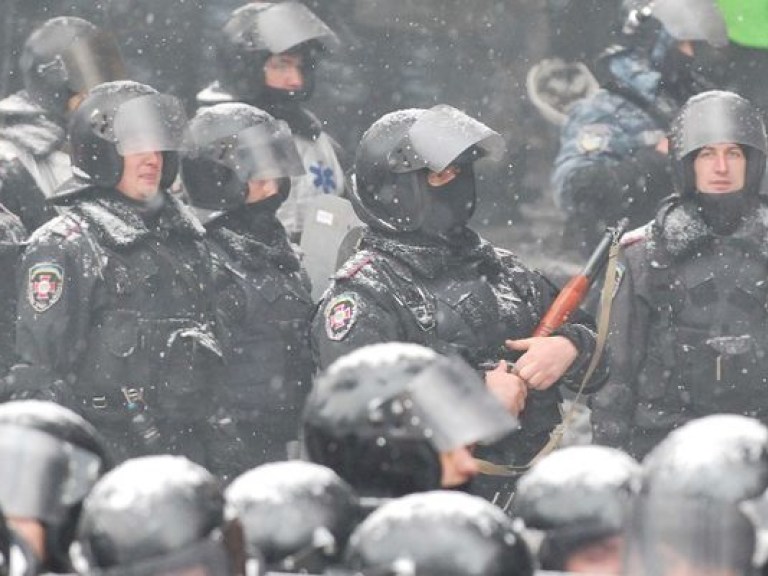 Эксперт рассказал, когда у Януковича появится право ввести чрезвычайное положение
