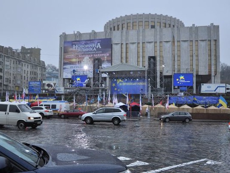 Силовики заняли «Украинский дом» на Европейской площади