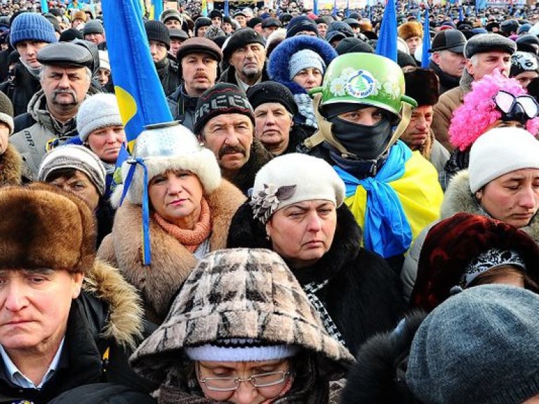Протестующие взяли в осаду Запорожскую обладминистрацию