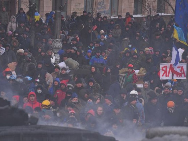 К Минюсту пришли три сотни самообороны Майдана