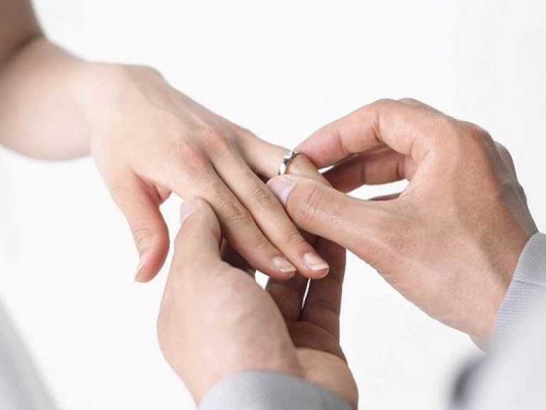 А не сходить ли еще раз замуж?